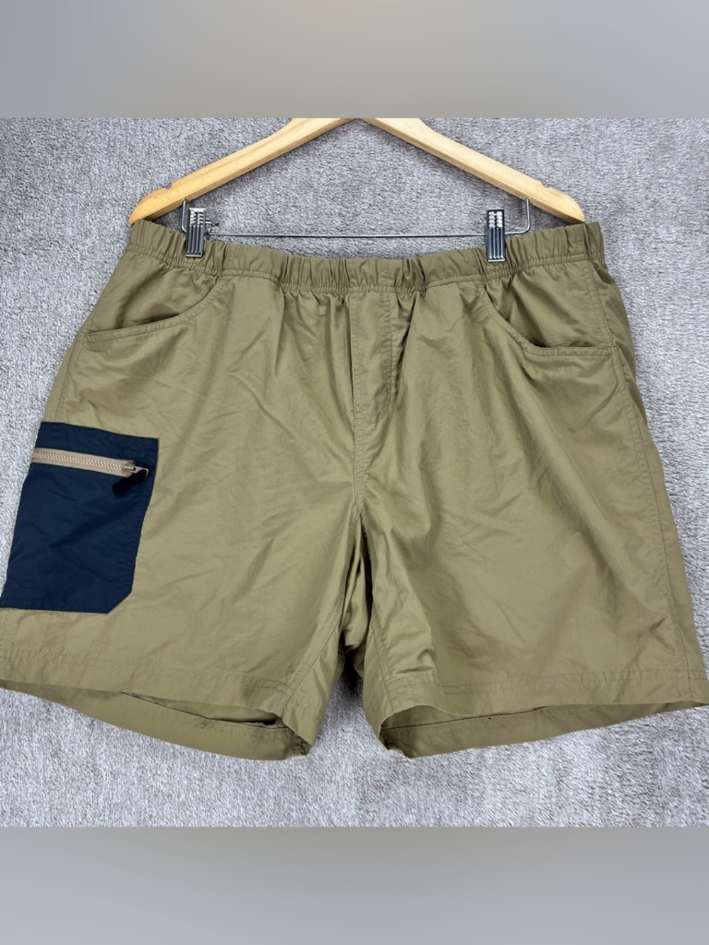Merrell Supplex Shorts Men’s XL Beige Nylon Cargo Zip Pocket 7” Length Stretch